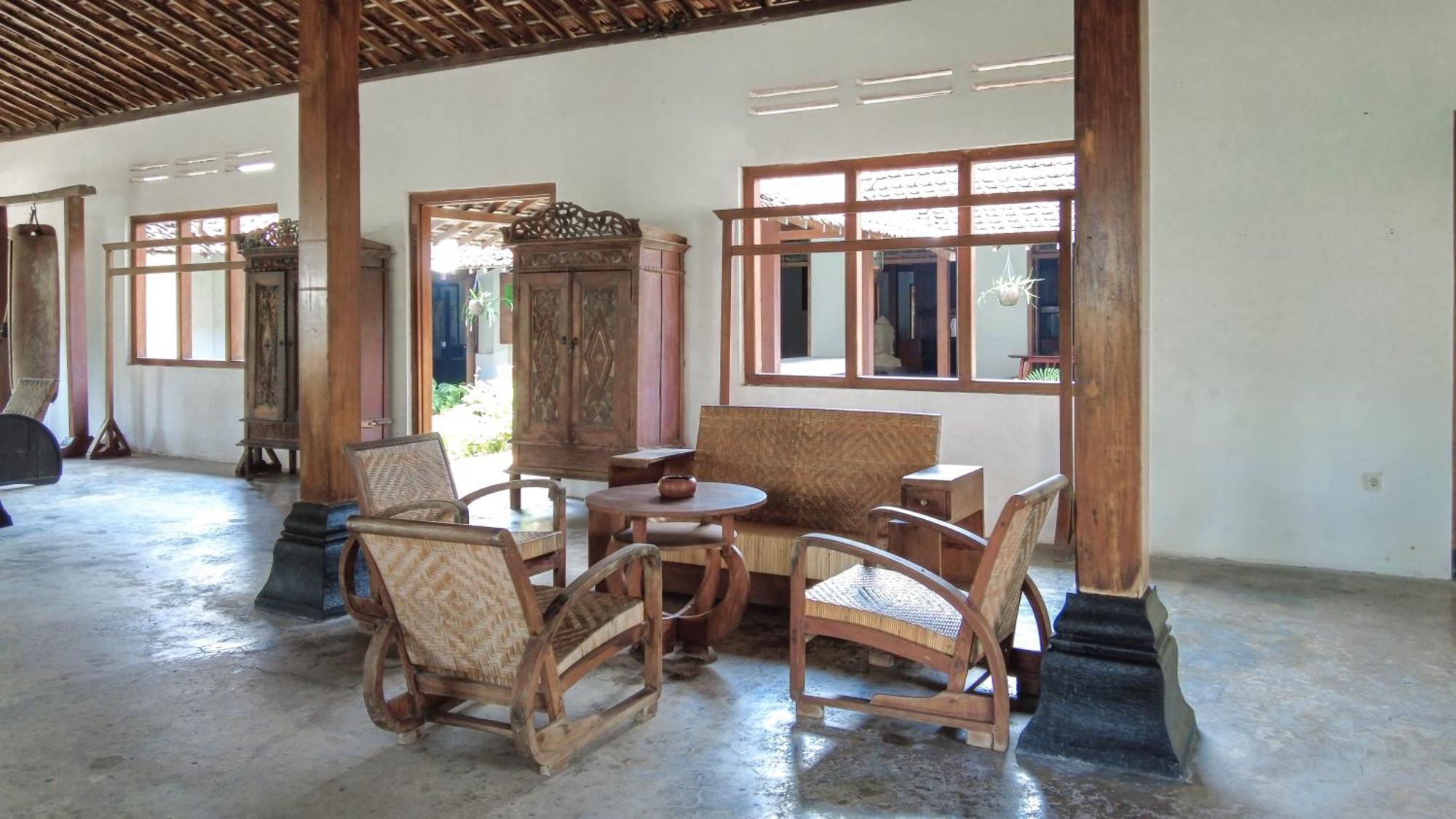 Ohmmstay - Rumah Pendopo Tanjungtirto Εξωτερικό φωτογραφία